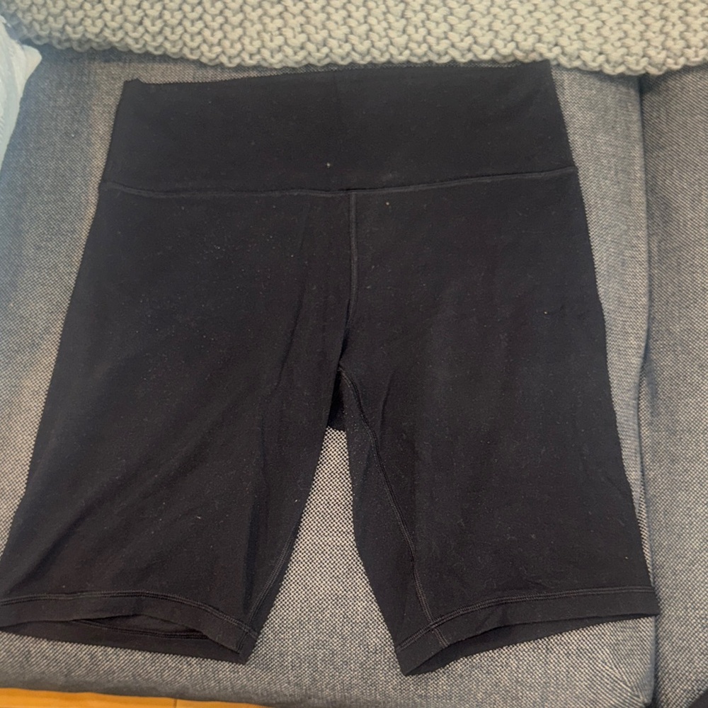 Aritzia biker shorts